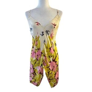 Kimchi & Blue 100% Silk Floral Asymmetrical Top Size Small/Medium